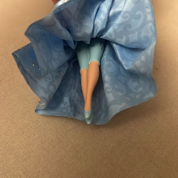 2017 SKETCHBOOK PRINCESS CINDERELLA CHRISTMAS ORNAMENT - Picture 3 of 8